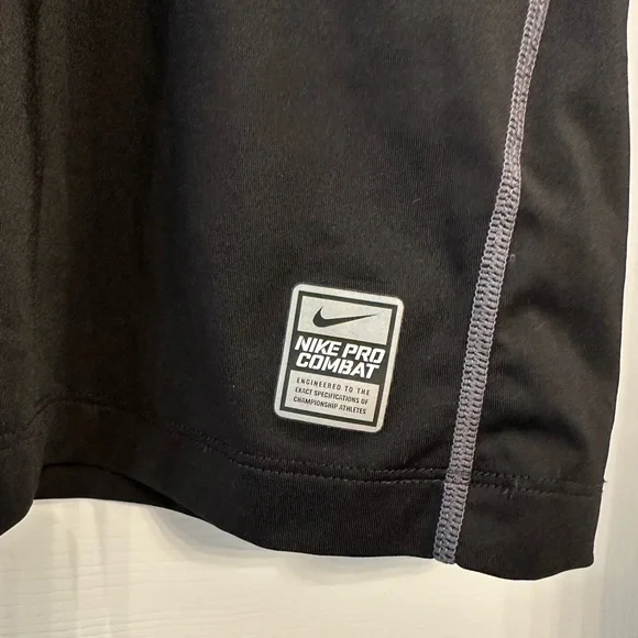 Nike Men’s Large Pro Combat Dri-Fit Fitted Black Short Sleeve Tee Gym Athletic - Picture 3 of 7
